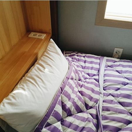 Two Wheels Guest House Seogwipo Exterior foto